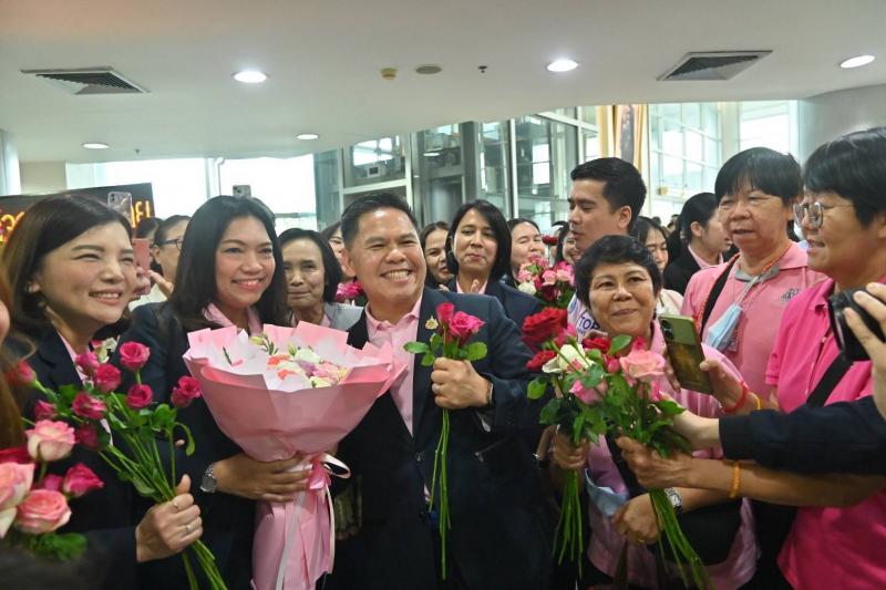 "วราวุธ"อำลา พม.