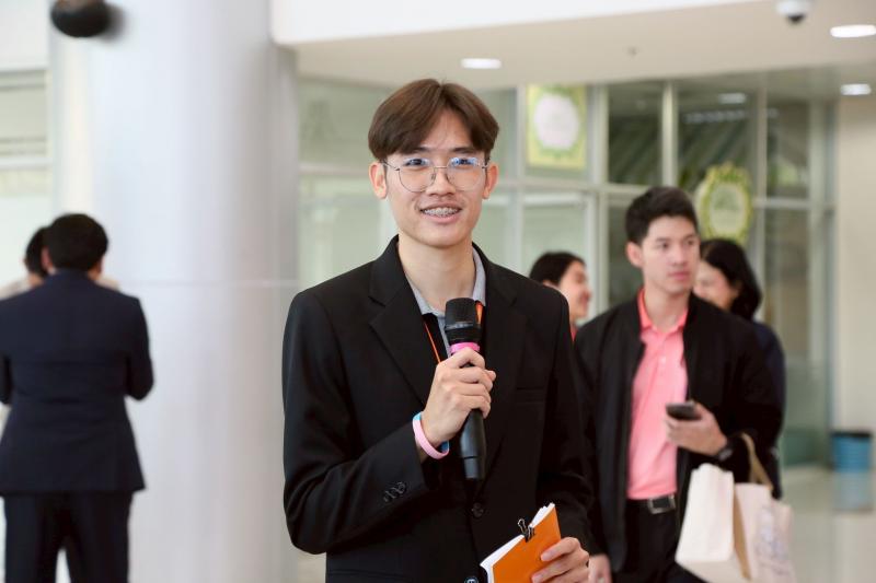 นายอนุกูล ปีดแก้ว 