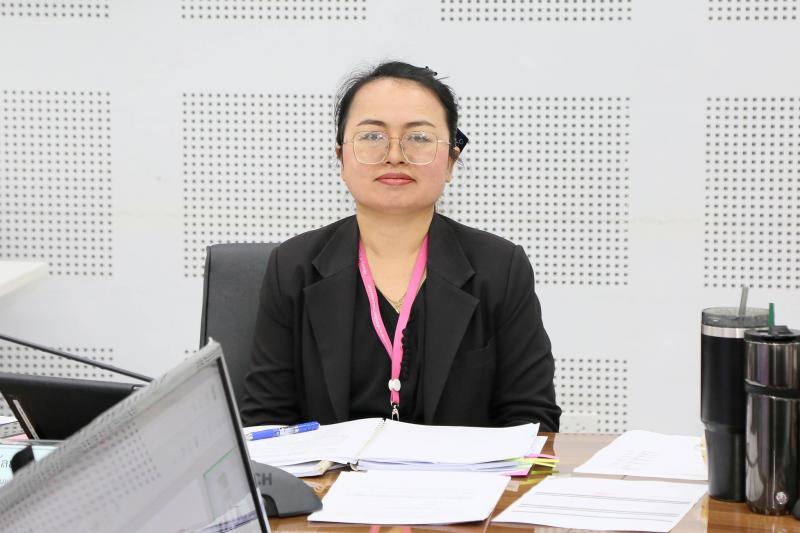 นางจตุพร โรจนพานิ�