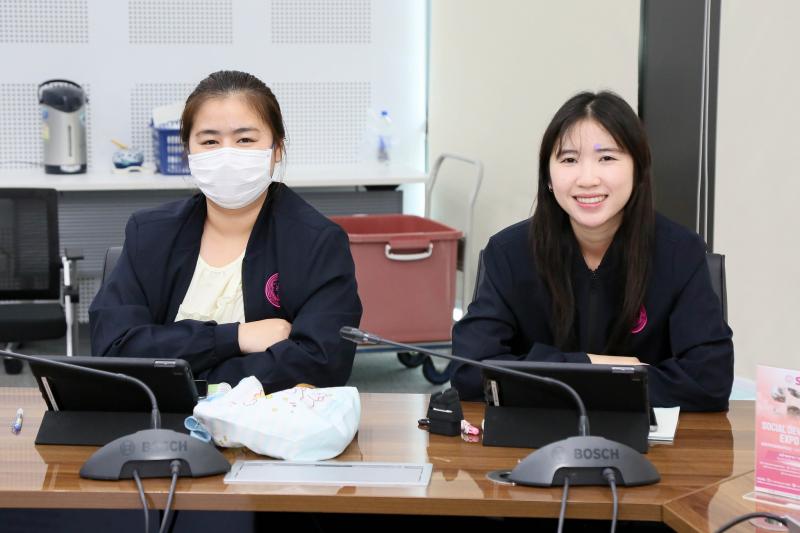 นางจตุพร โรจนพานิ�