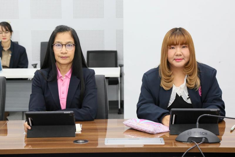 นางจตุพร โรจนพานิ�