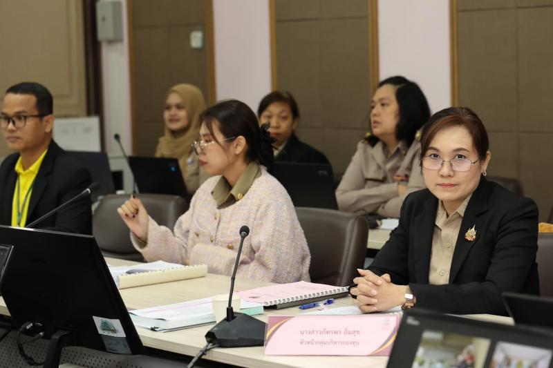 นางสาวสุนีย์ ศรีส�