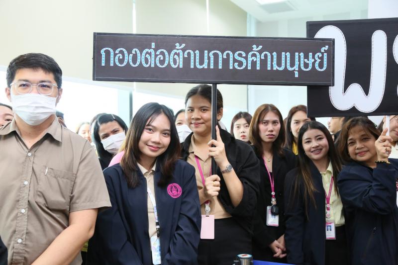 นายอนุกูล ปีดแก้ว 