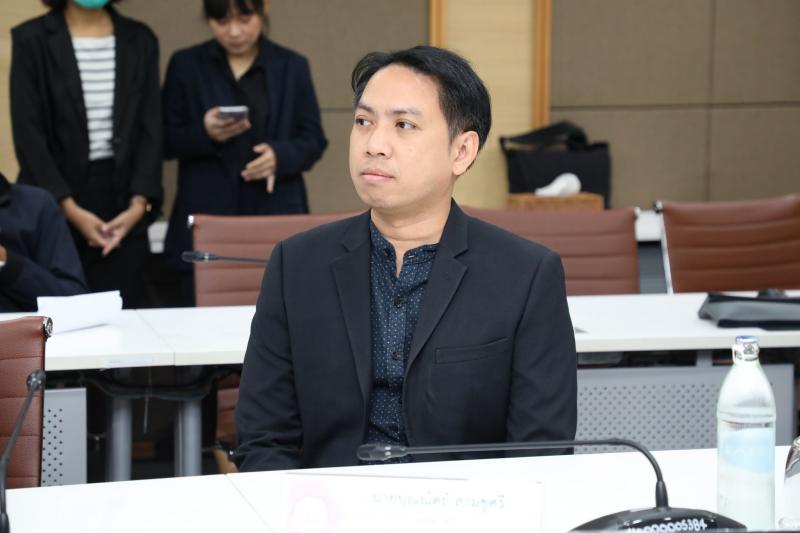 นายอนุกูล ปีดแก้ว 