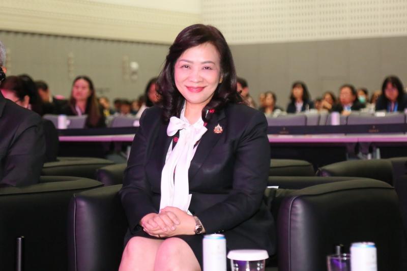 ปลัด พม. พร้อมด้วย �