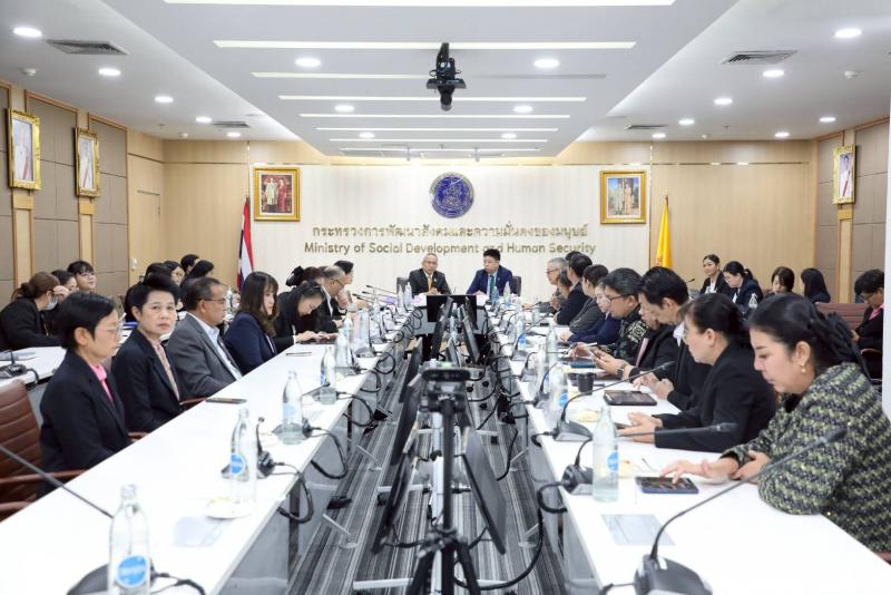พม. จับมือ กสศ. แถลง