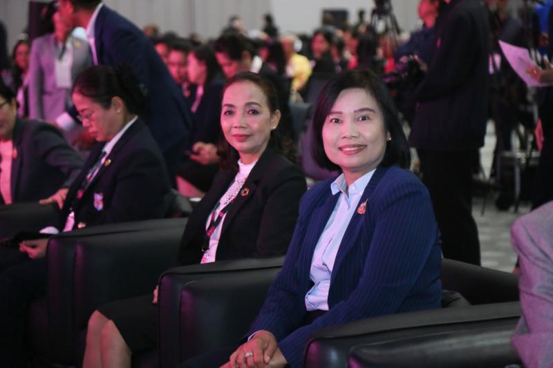 นายอนุกูล ปีดแก้ว 