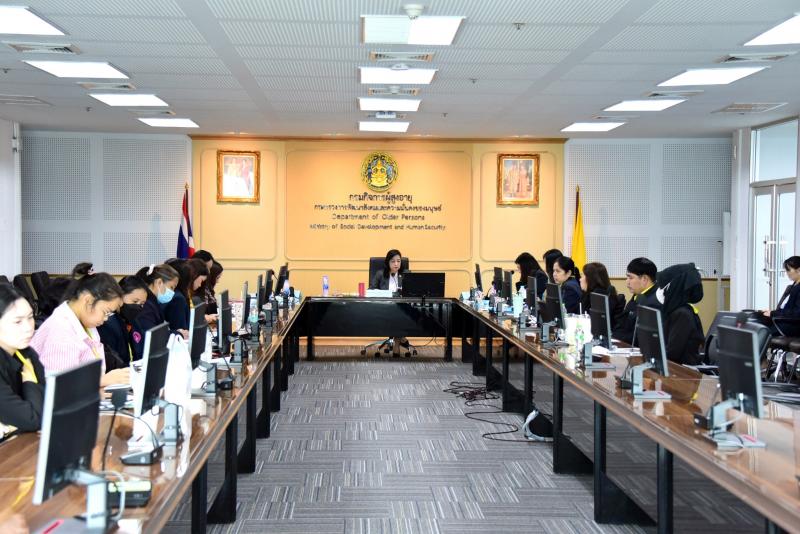 นางจตุพร โรจนพานิ�