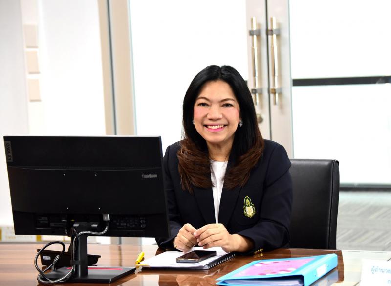 นางจตุพร โรจนพานิ�