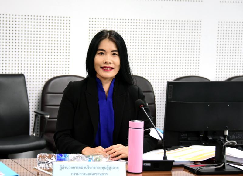 นางจตุพร โรจนพานิ�