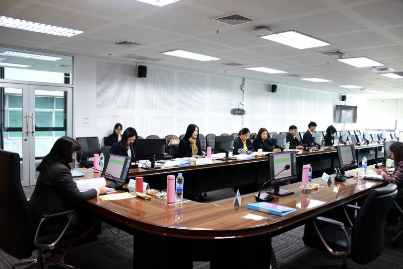 นางจตุพร โรจนพานิ�