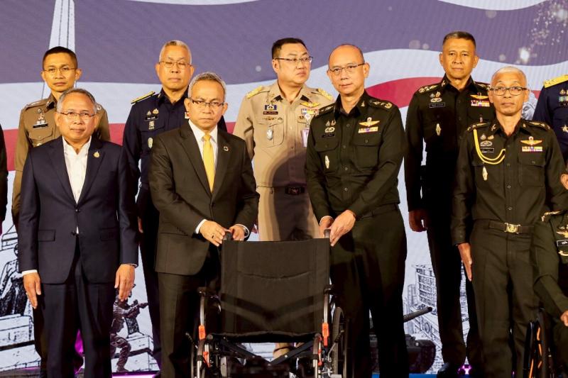 ปลัด พม. เป็นประธา�