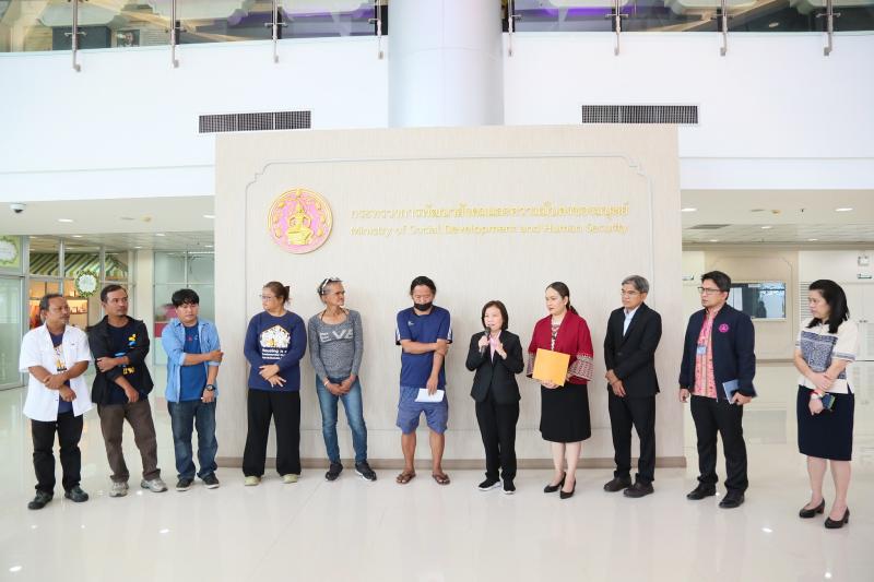 นางสาวสุนีย์ ศรีส�