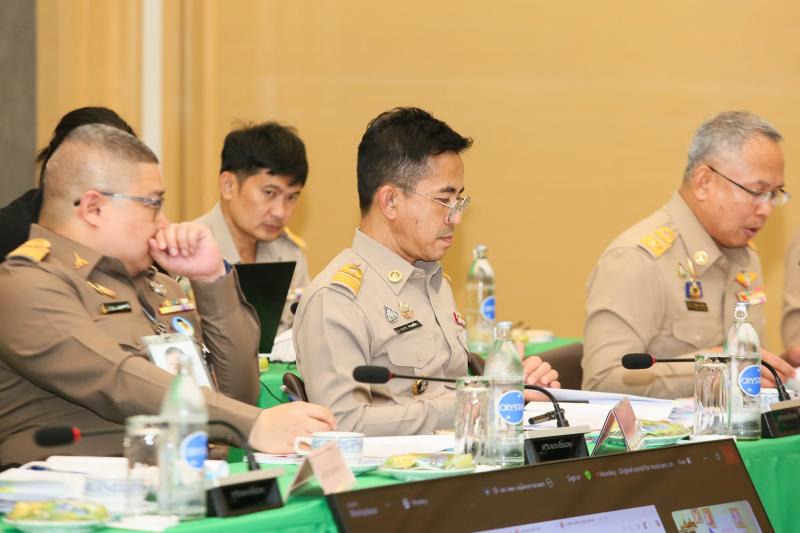ปลัด พม. พร้อมด้วย �