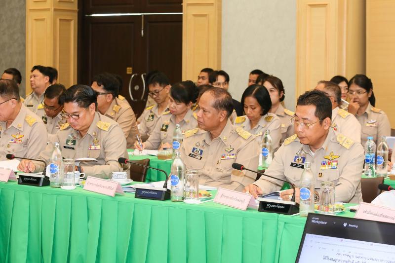 ปลัด พม. พร้อมด้วย �
