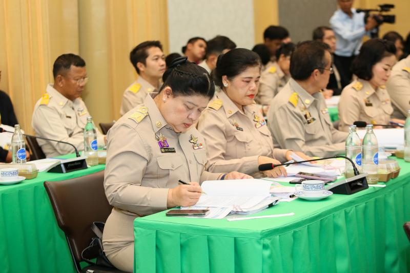 ปลัด พม. พร้อมด้วย �