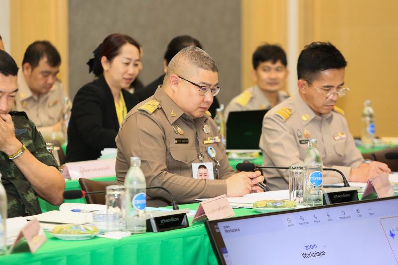 ปลัด พม. พร้อมด้วย �