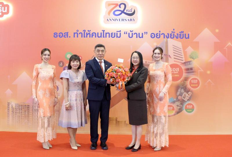 นางสาวนภาพร เมฆาผ�