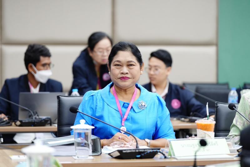 นางสาวสุนีย์ ศรีส�