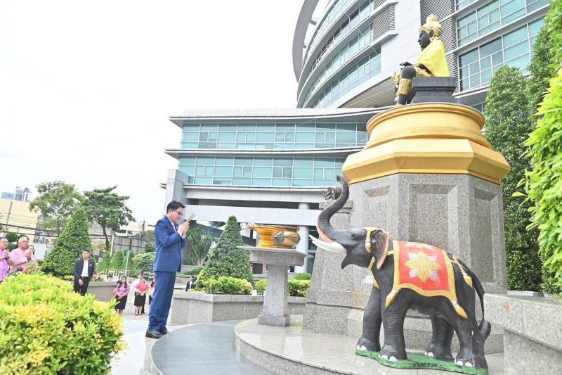 "อัครา พรหมเผ่า&quo