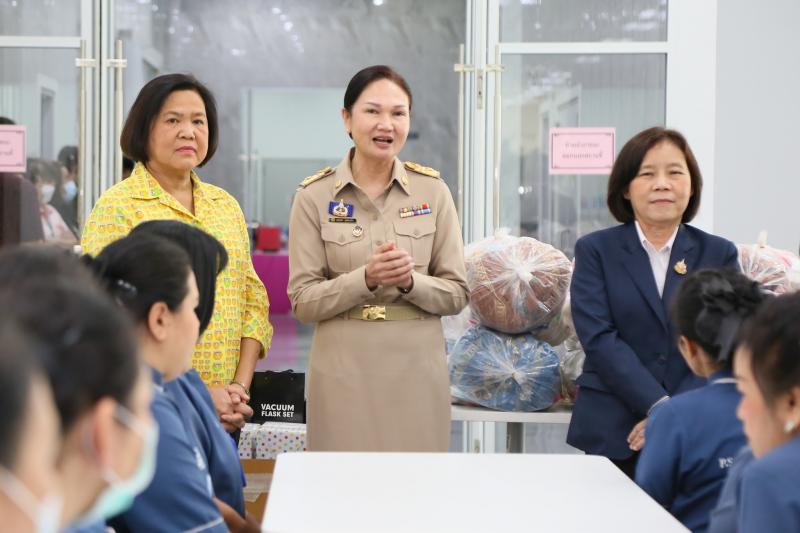 นายอนุกูล ปีดแก้ว 