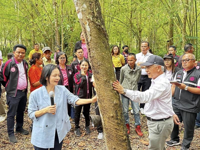 ศาสตราจารย์ ดร. กน�