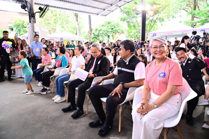 กระทรวง พม. โดยกรม�