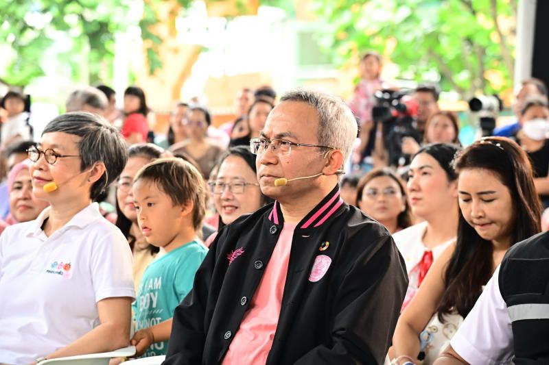 กระทรวง พม. โดยกรม�