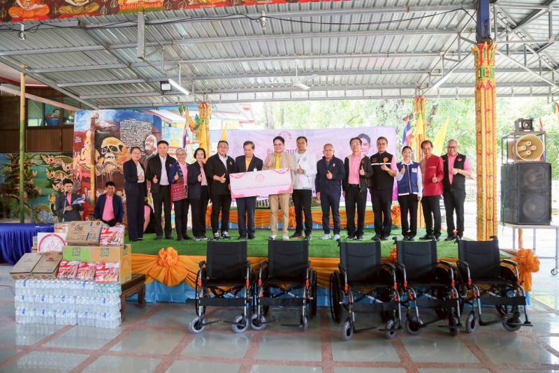 "อัครา" ลงพื้นท�