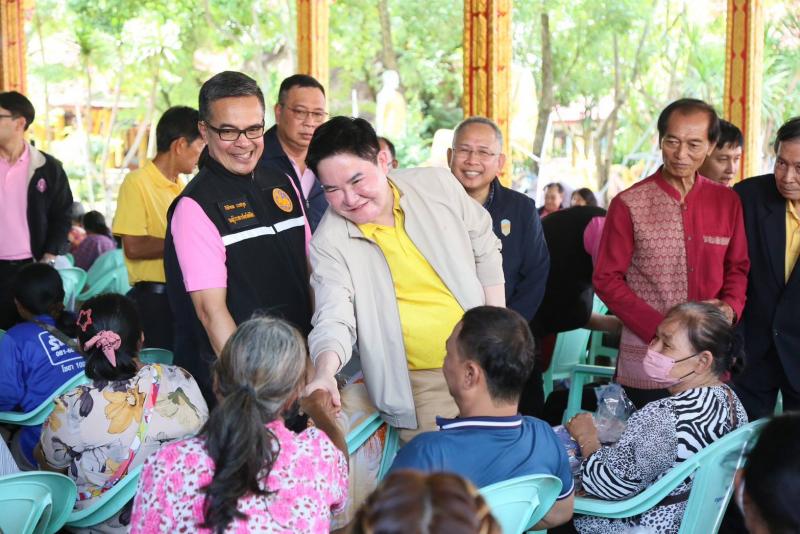 "อัครา" ลงพื้นท�
