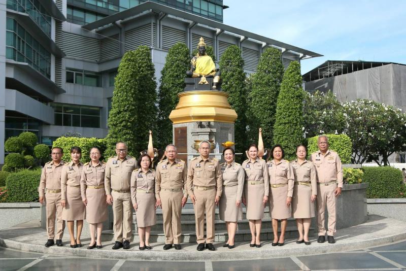 พม. จัดพิธีเคารพธง