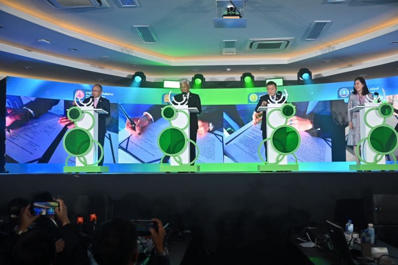 รมว.พม. ร่วมเป็นสั�