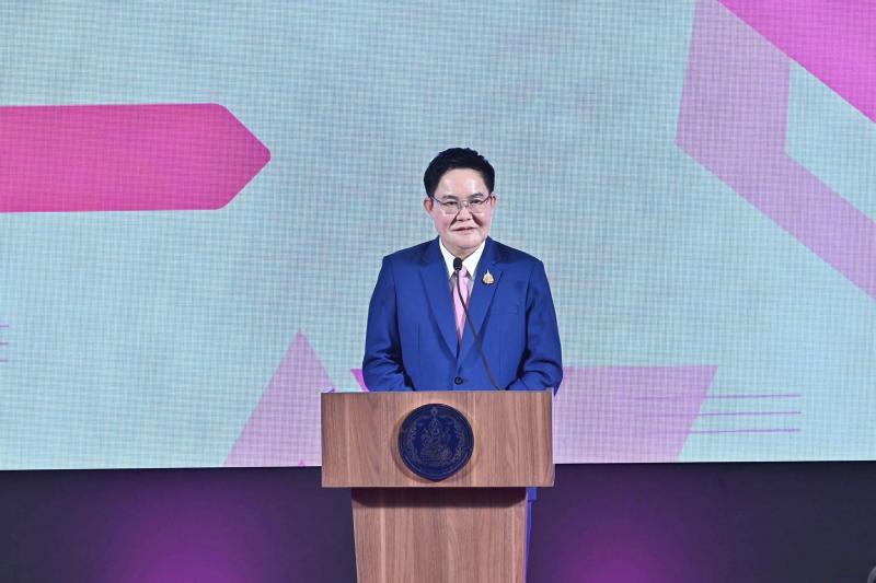 นายอัครา พรหมเผ่า 