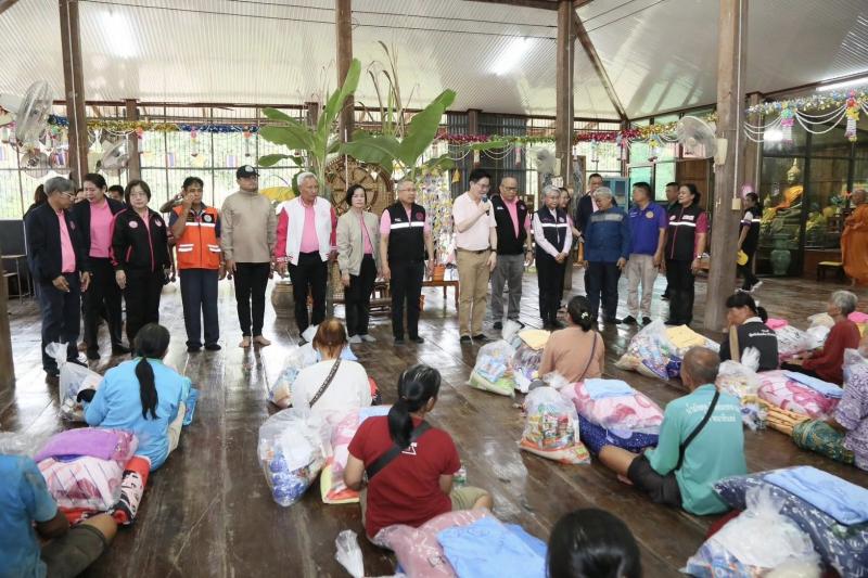 รมว.พม. พร้อม ปลัด พ