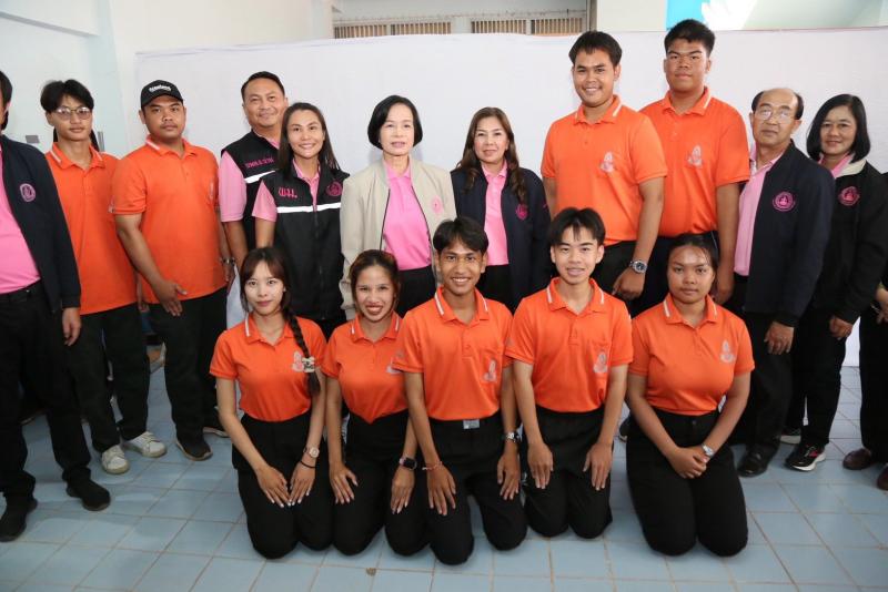 รมว.พม. พร้อม ปลัด พ