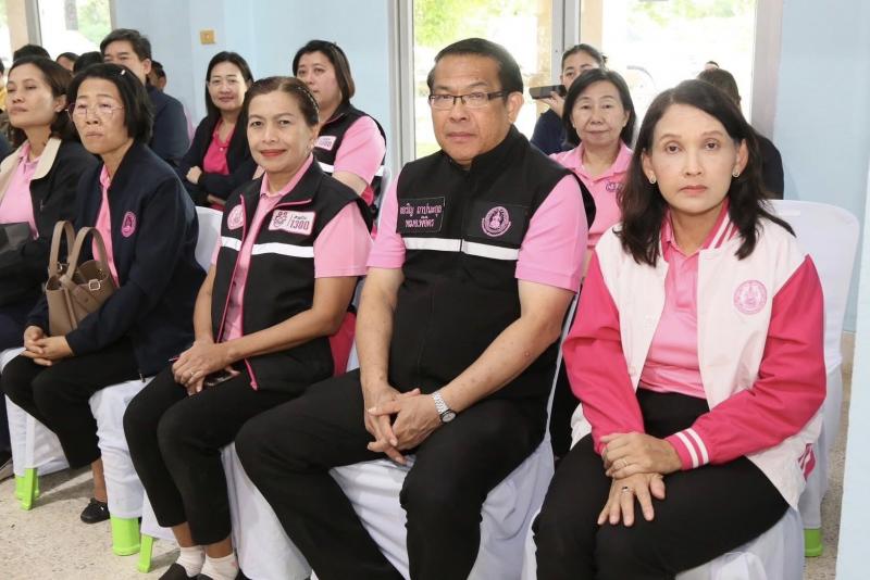 รมว.พม. พร้อม ปลัด พ