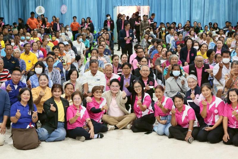 "อัครา" ลุยน้ำท�