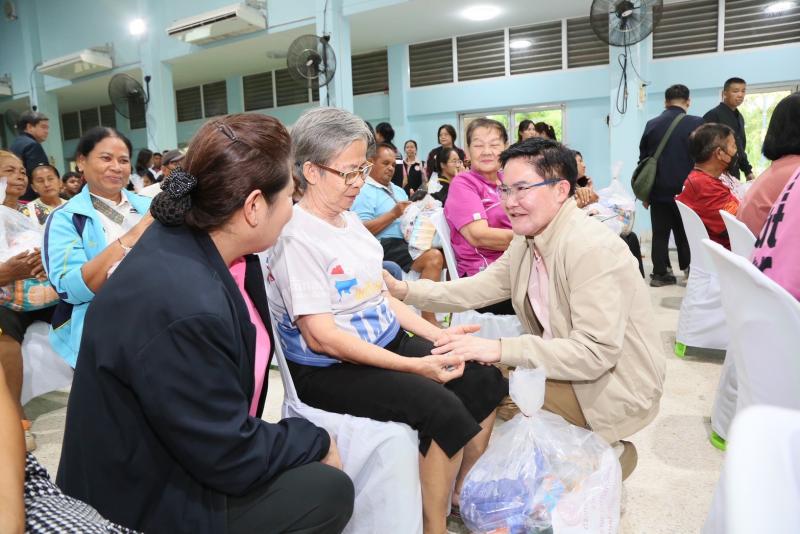 "อัครา" ลุยน้ำท�