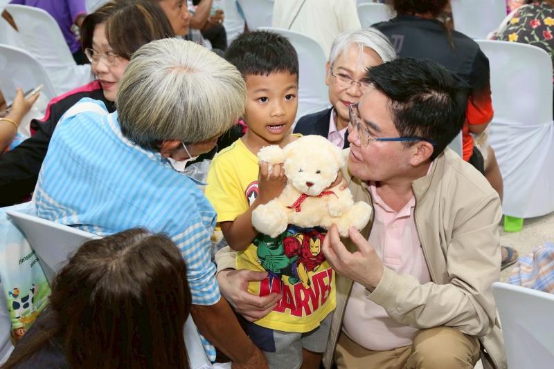 "อัครา" ลุยน้ำท�