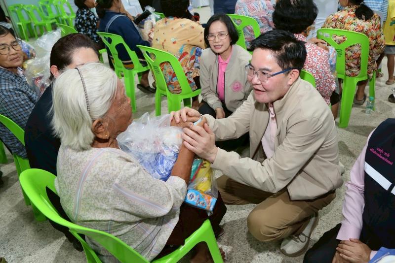 "อัครา" ลุยน้ำท�