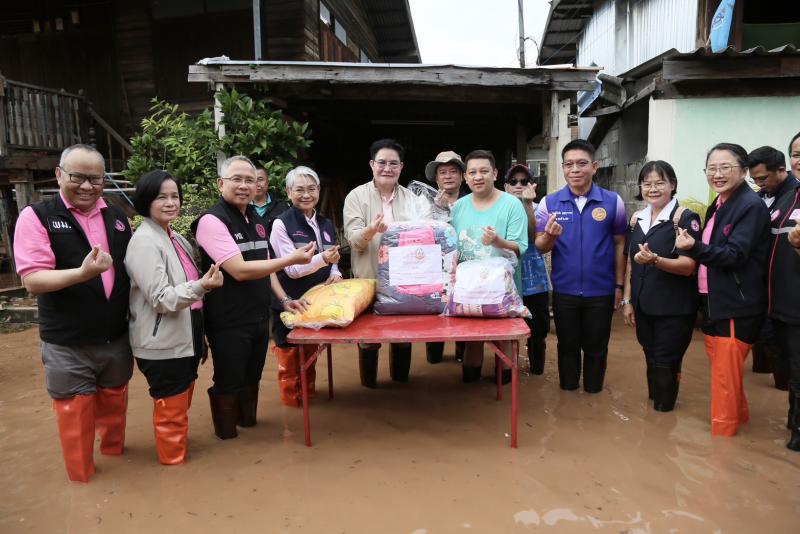 "อัครา" ลุยน้ำท�