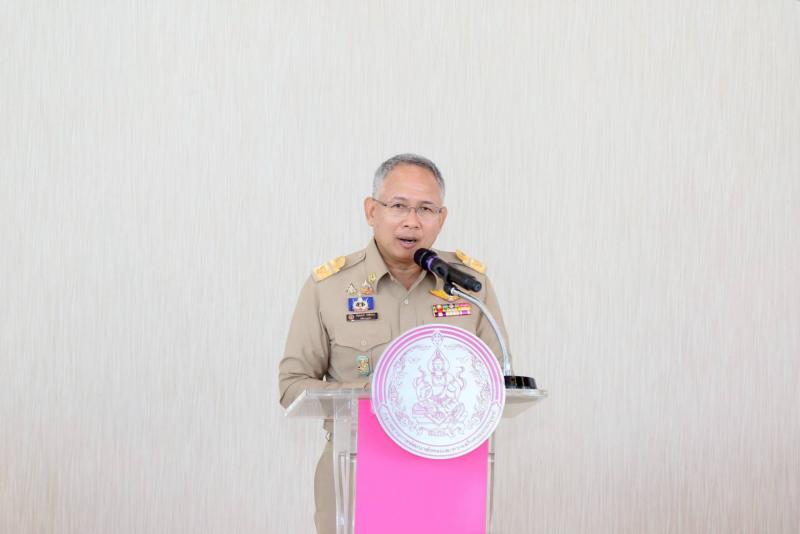 ปลัด พม. รับมอบอุป�