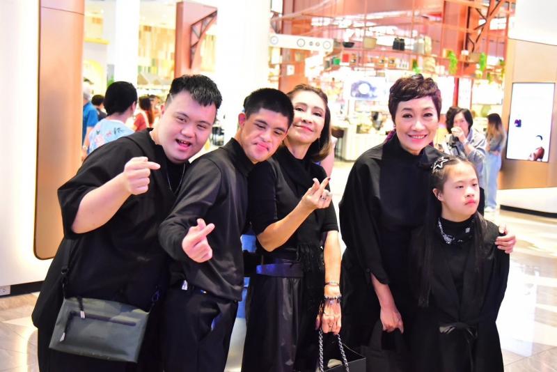 นางสาวสุนีย์ ศรีส�