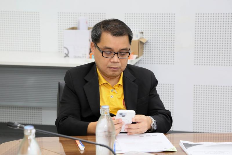 นางศิริลักษ์ มีมา�