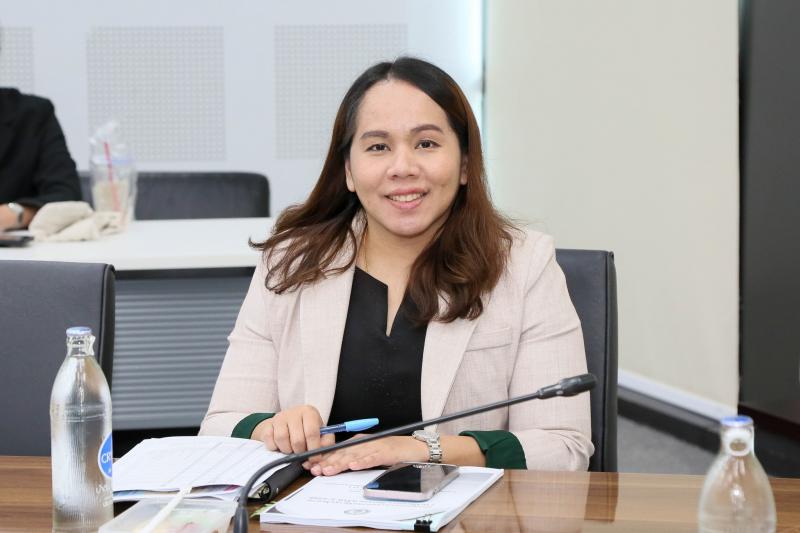 นางศิริลักษ์ มีมา�