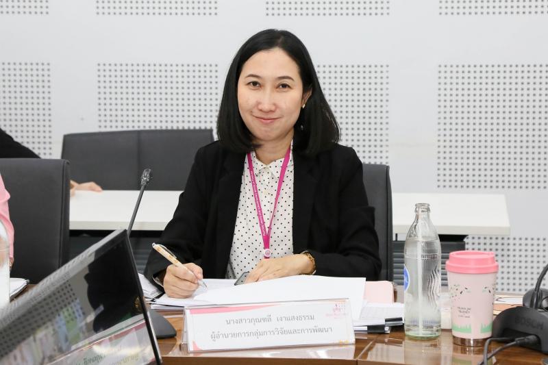 นางศิริลักษ์ มีมา�