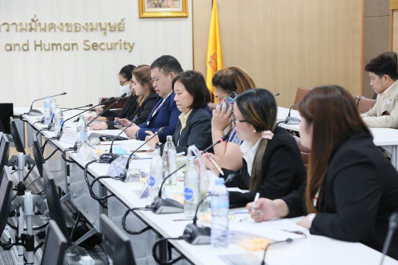 นางสาวสุนีย์ ศรีส�