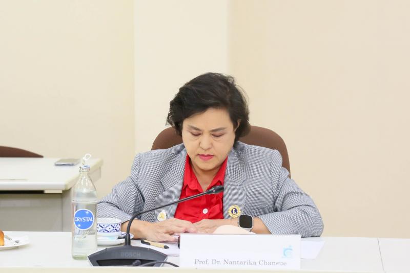 นางจตุพร โรจนพานิ�
