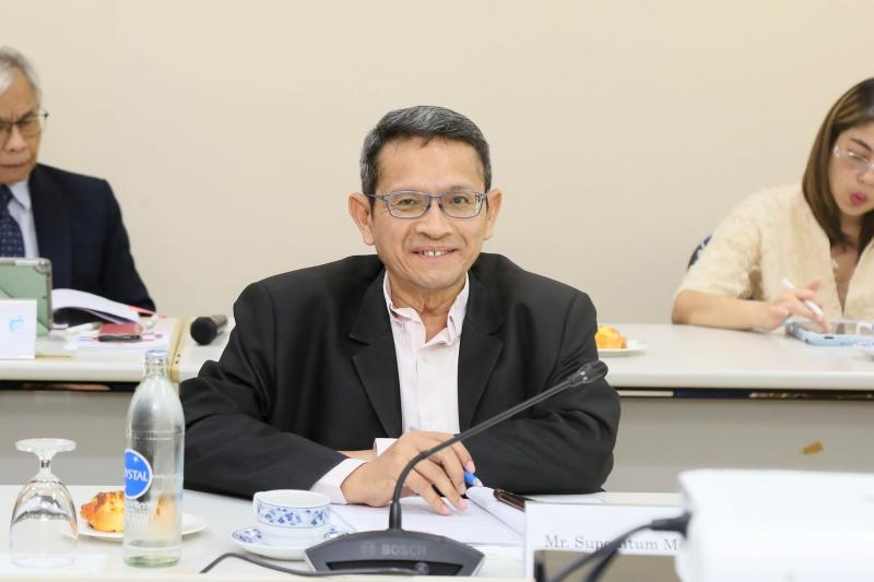 นางจตุพร โรจนพานิ�