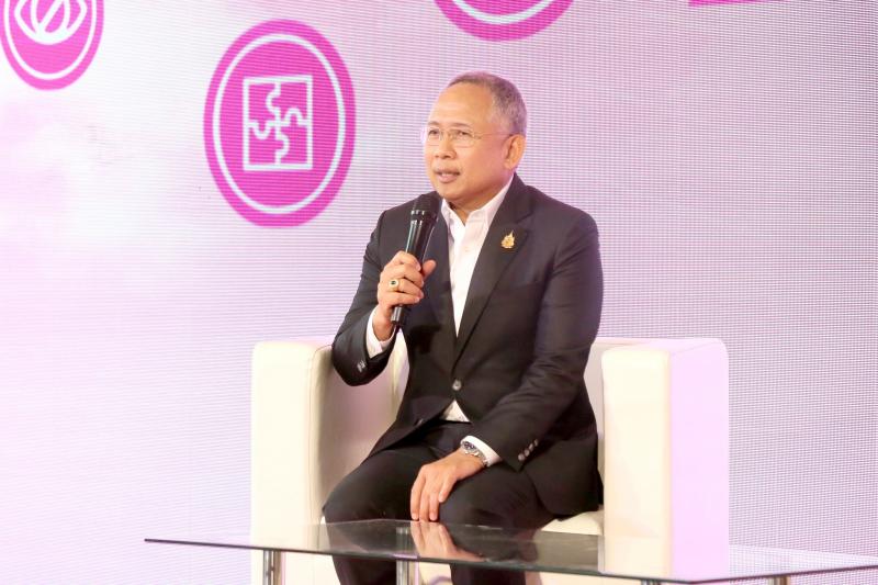 ปลัด พม. เป็นประธา�